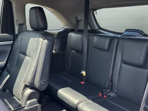 Used 2019 Toyota Highlander Limited Platinum AWD/4WD image 38