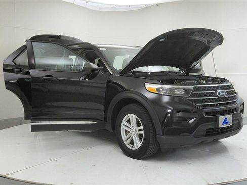 Used 2023 Ford Explorer XLT image 10