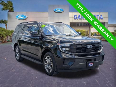 Certified 2025 Ford Expedition Active AWD/4WD image 1