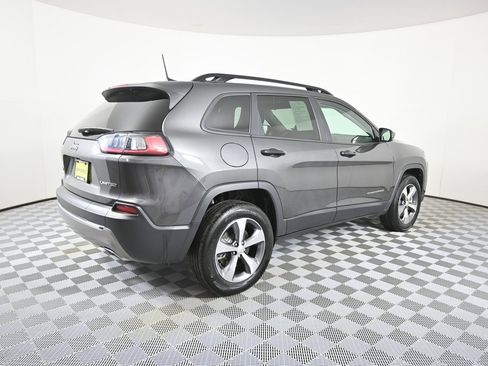 Used 2022 Jeep Cherokee Limited image 6