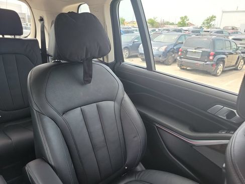 Used 2020 BMW X7 xDrive40i w/ Premium Package AWD/4WD image 7
