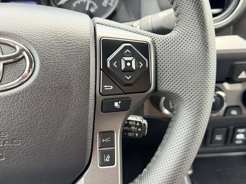 Certified 2022 Toyota Tacoma TRD Sport AWD/4WD image 8
