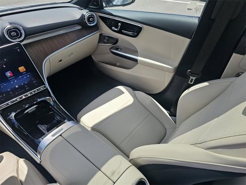 New 2025 Mercedes-Benz C 300 Sedan image 28