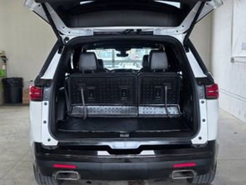 Used 2023 Chevrolet Traverse Premier w/ Redline Edition image 6