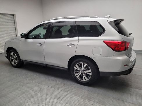 Used 2019 Nissan Pathfinder SL image 3