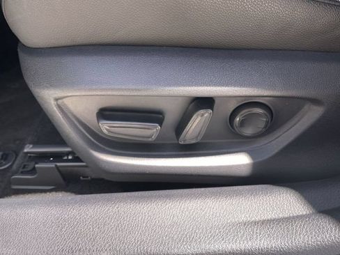 Used 2025 Toyota Camry SE FWD image 12