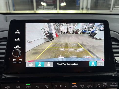 Used 2025 Honda Odyssey Sport-L image 15