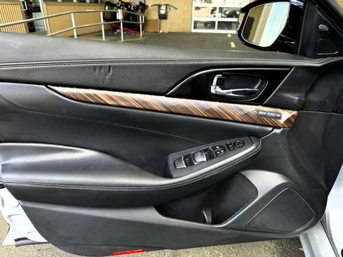 Used 2016 Nissan Maxima Platinum FWD image 19