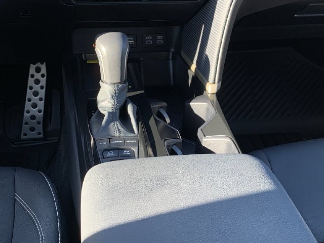 Used 2026 Toyota Camry SE w/ Convenience Package FWD image 27