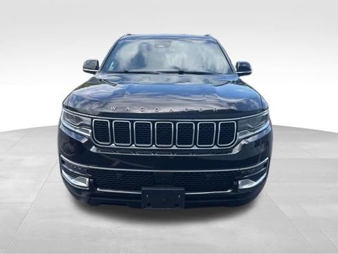 Used 2023 Jeep Wagoneer L Series II AWD/4WD image 2