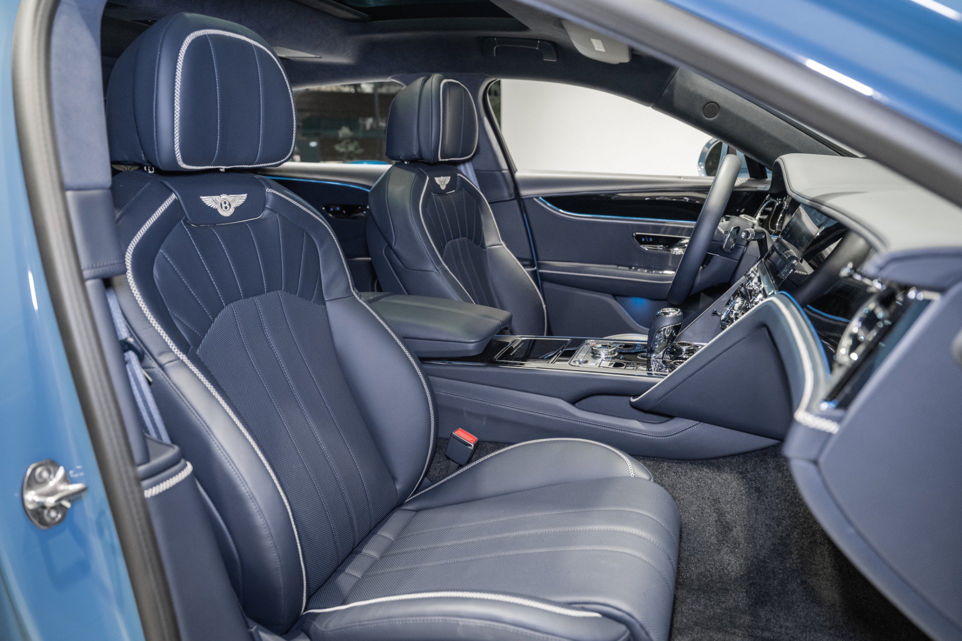 Used 2024 Bentley Flying Spur V8 AWD/4WD image 28