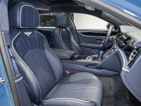 Certified 2024 Bentley Flying Spur V8 AWD/4WD image 28