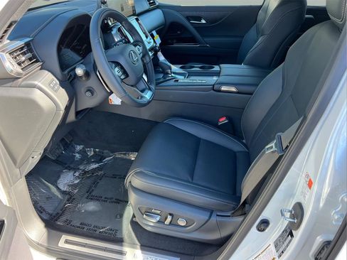 New 2026 Lexus LX 700h Luxury image 10