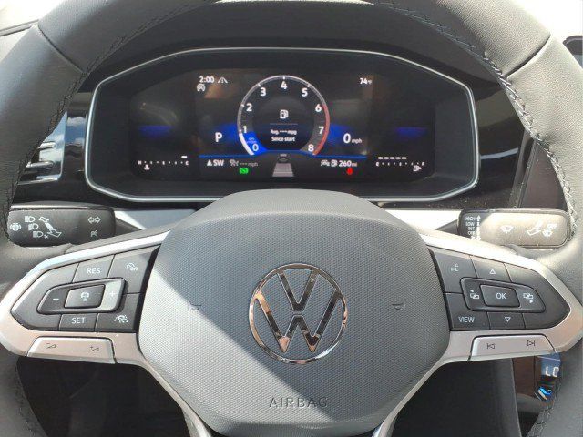 Certified 2025 Volkswagen Jetta SE w/ Sunroof Package FWD image 21