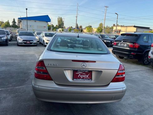 Used 2003 Mercedes-Benz E 320 Sedan image 7