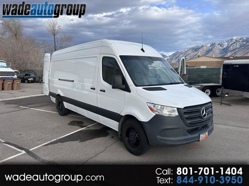 Used 2022 Mercedes-Benz Sprinter 2500 image 1