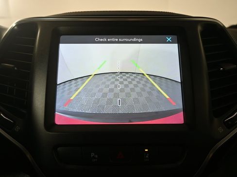 Used 2021 Jeep Cherokee Trailhawk w/ Premium Leather Package image 30