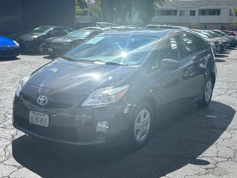 Used 2010 Toyota Prius III image 6