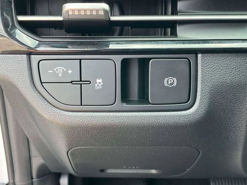 Certified 2026 Kia Sportage LX w/ LX Convenience Package FWD image 18