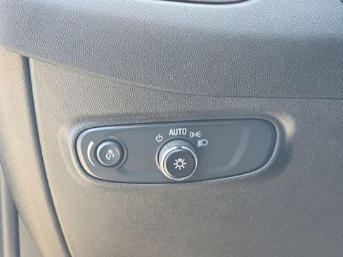 Used 2023 Chevrolet Equinox LT image 19