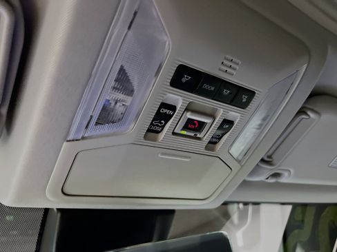 Used 2025 Toyota RAV4 XLE w/ Convenience Package FWD image 21