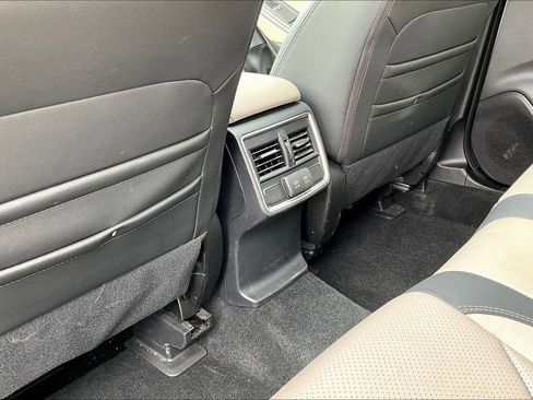 Used 2022 Subaru Forester Limited AWD/4WD image 10