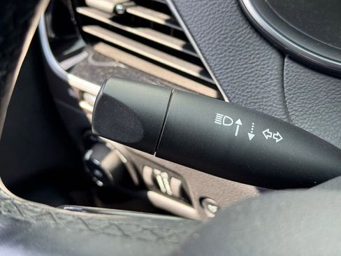 Used 2019 Jeep Cherokee Limited AWD/4WD image 26