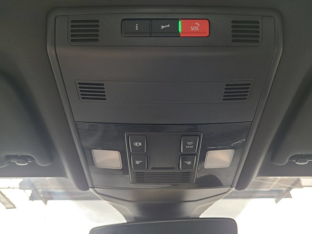 Used 2025 Volkswagen Jetta Sport FWD image 25