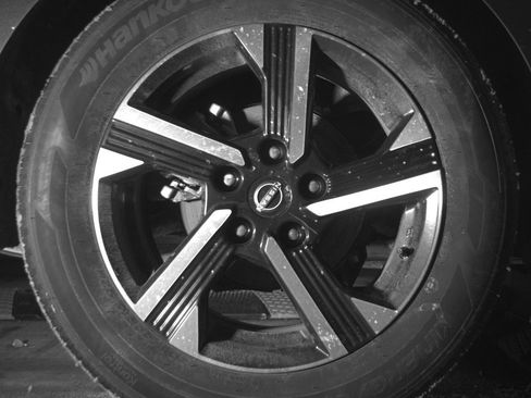 Used 2025 Nissan Sentra SV FWD image 15