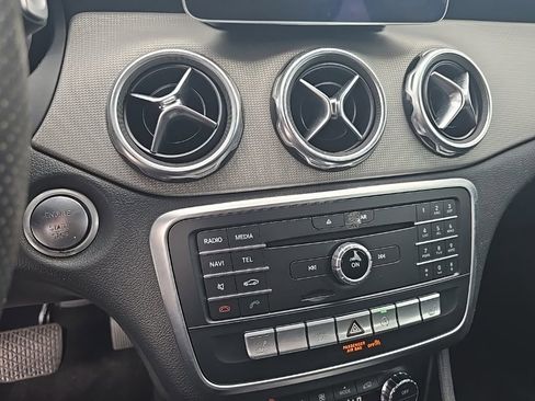 Used 2020 Mercedes-Benz GLA 250 GLA 250 image 19