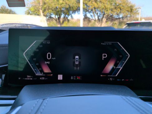 Used 2023 BMW X7 xDrive40i w/ Premium Package image 16