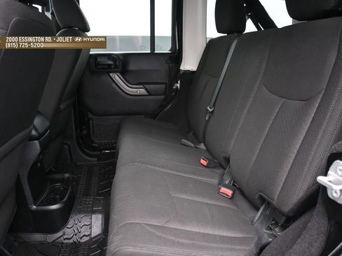 Used 2018 Jeep Wrangler Unlimited Sport S AWD/4WD image 11