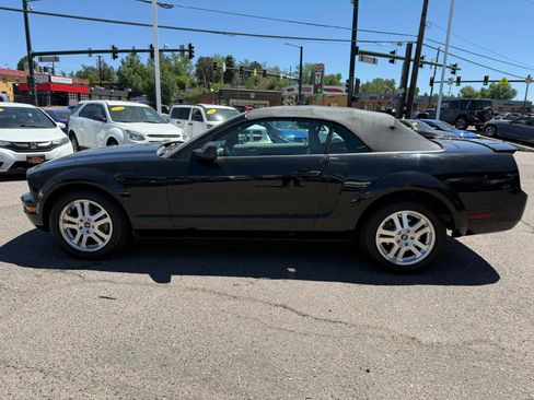 Used 2007 Ford Mustang Convertible RWD image 5