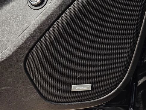 Used 2023 GMC Acadia SLT image 22