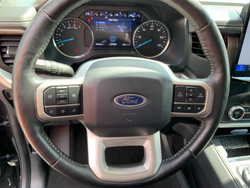 Used 2024 Ford Expedition Max XLT image 17
