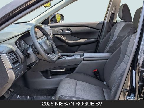 Used 2025 Nissan Rogue SV FWD image 14