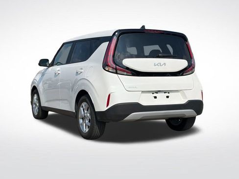 Used 2023 Kia Soul S FWD image 27