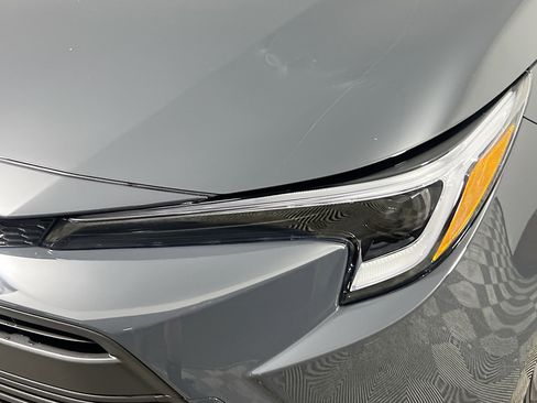 Used 2025 Toyota Corolla LE image 12