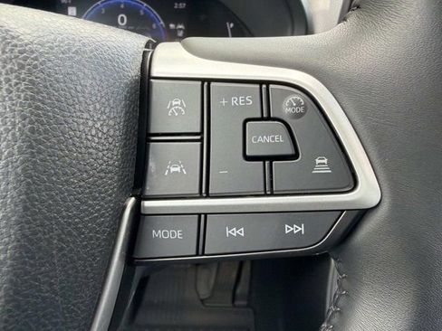 Certified 2025 Toyota Grand Highlander FWD image 26