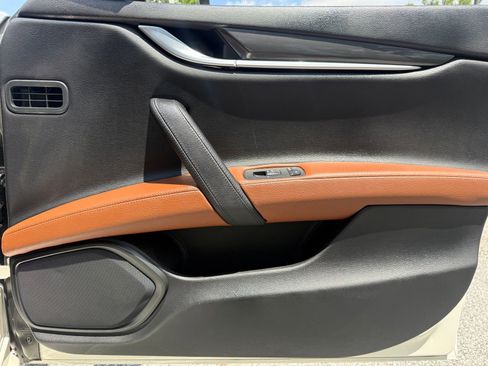 Used 2019 Maserati Ghibli RWD image 44