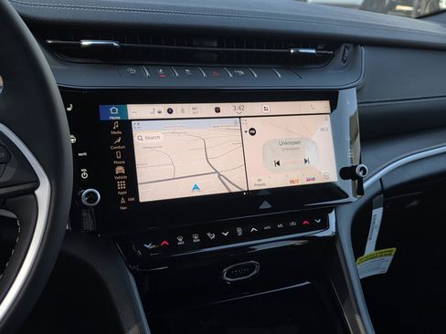 New 2026 Jeep Grand Cherokee Altitude image 12