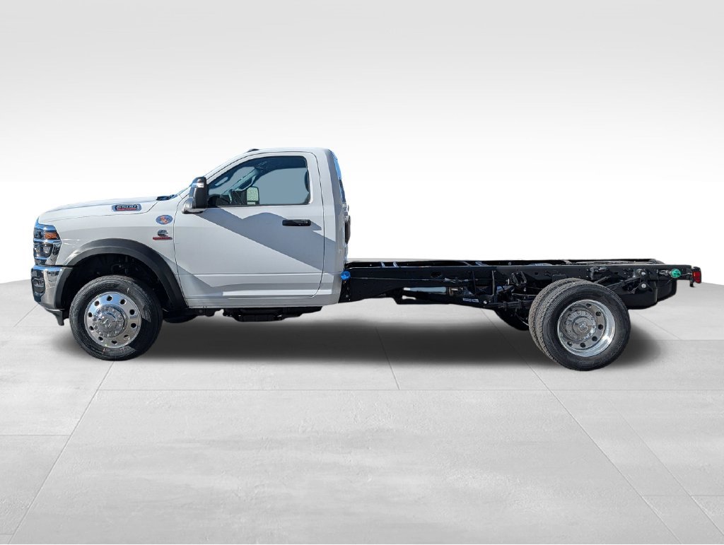 New 2026 RAM 5500 Tradesman w/ Chrome Appearance Group AWD/4WD image 3