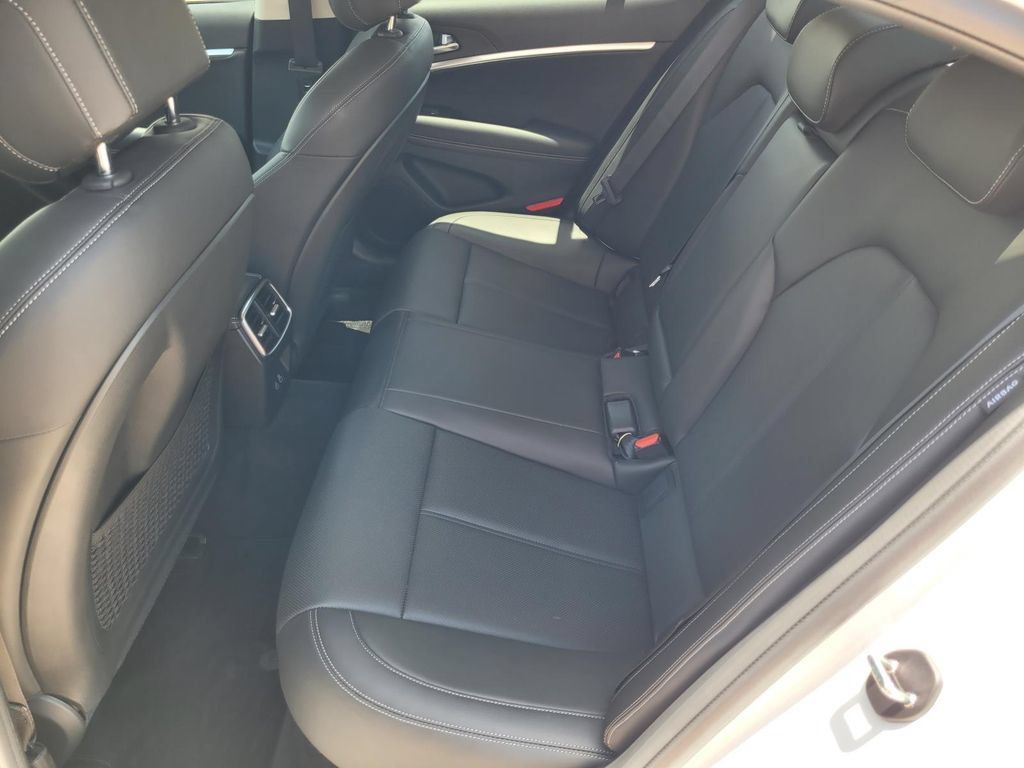Used 2025 Genesis G70 2.5T RWD image 14