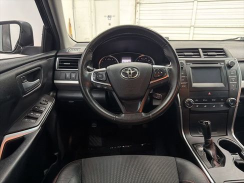Used 2017 Toyota Camry SE FWD image 14