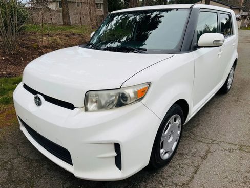 Used 2012 Scion xB Hatchback 4D image 1