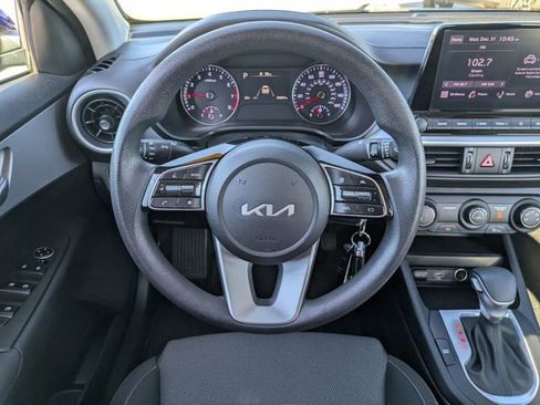 Used 2023 Kia Forte LXS w/ LXS Technology Package image 17