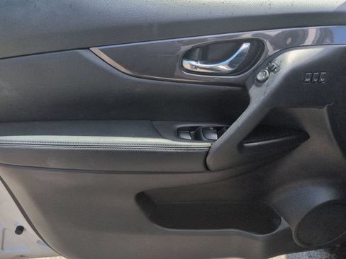 Used 2019 Nissan Rogue SV w/ Premium Package AWD/4WD image 25