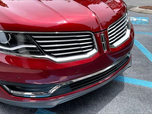 Used 2018 Lincoln MKX Reserve w/ Driver Assistance Package FWD image 30