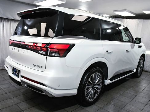 Used 2025 INFINITI QX80 Sensory AWD/4WD image 6