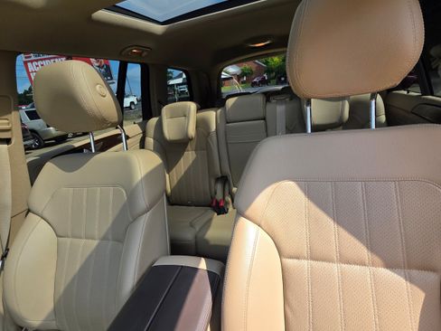 Used 2016 Mercedes-Benz GL 450 4MATIC image 22